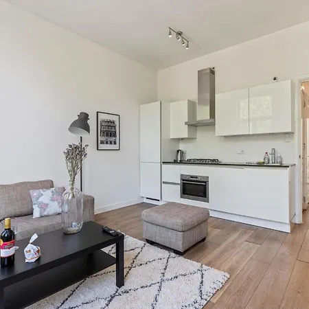 Διαμέρισμα Canal View In The Center Of - Apt 1 *